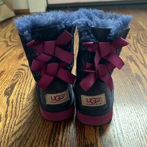 UGG boots Navy blue and magenta Ugg boots size 6 toddler girls with bows